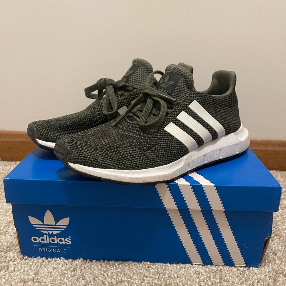 Adidas Swift Run Tennis Shoes
